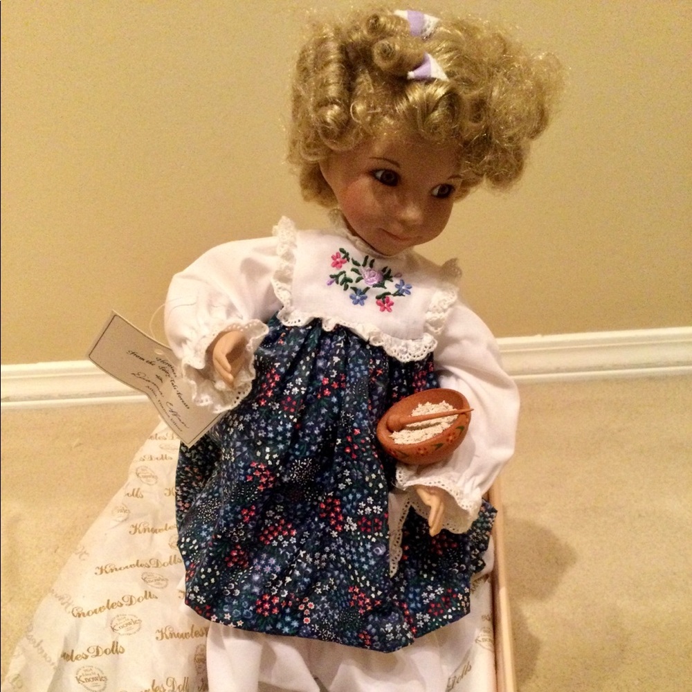 Ashton Drake collectable porcelain doll. Like new! Goldilocks - Picture 1 of 5